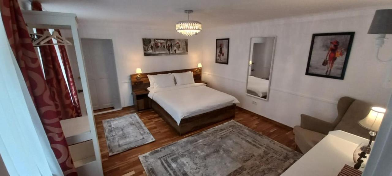 Five Rooms Brasov Luaran gambar